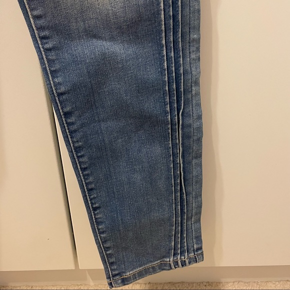NWT✨ Garage premium denim textured jeans - Picture 3 of 9
